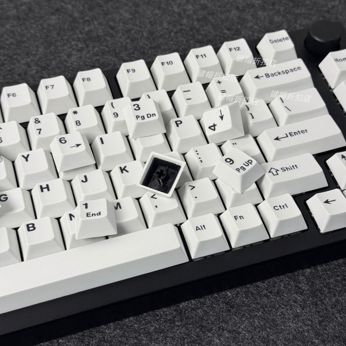 คีย์แคปสีขาวล้วนสไตล์มินิมอล โ - Gaming Keyboard Bundle บทวิจารณ์และราคา